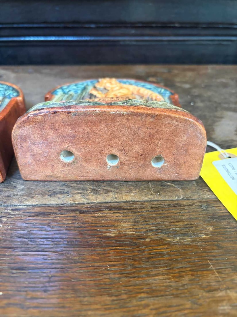 A pair of Compton Art Potters' Guild Compton Pottery bookends, 20th century, - 9