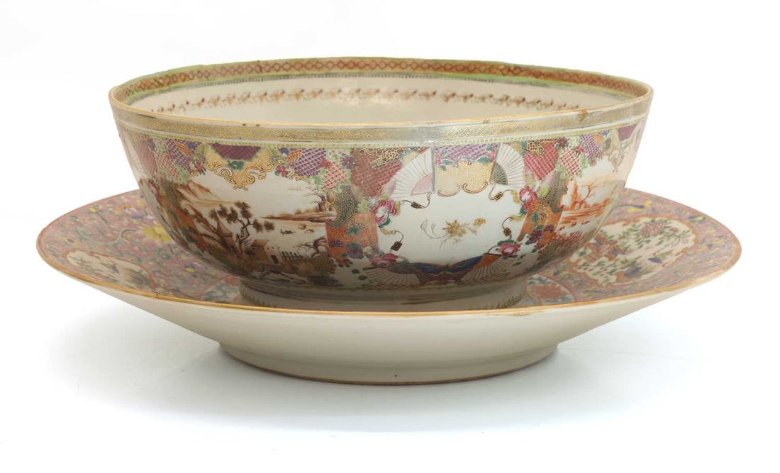 A Chinese famille rose charger, 19th century, - 2