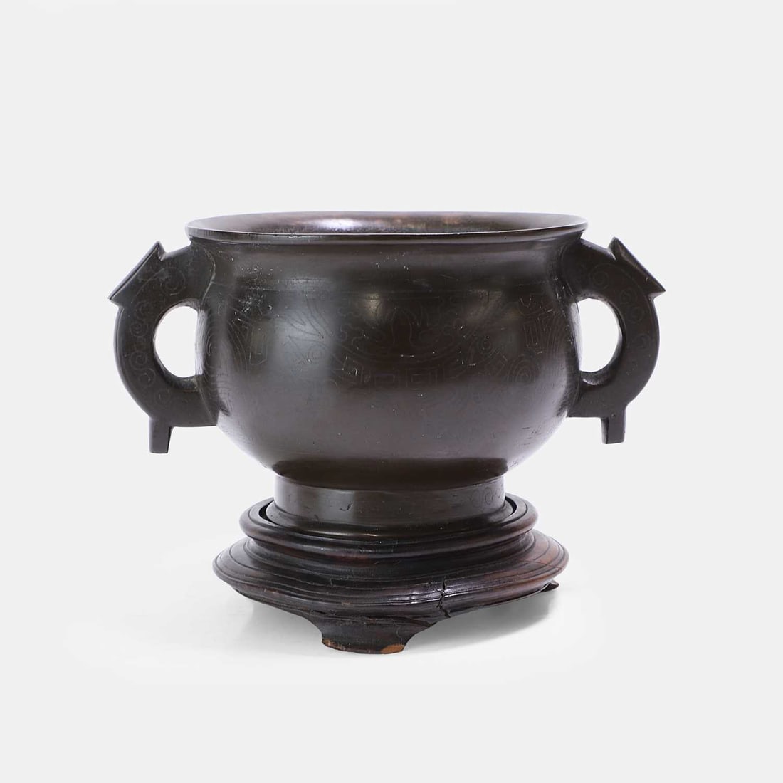A Chinese bronze incense burner, Qing dynasty (1644-1911), - 2