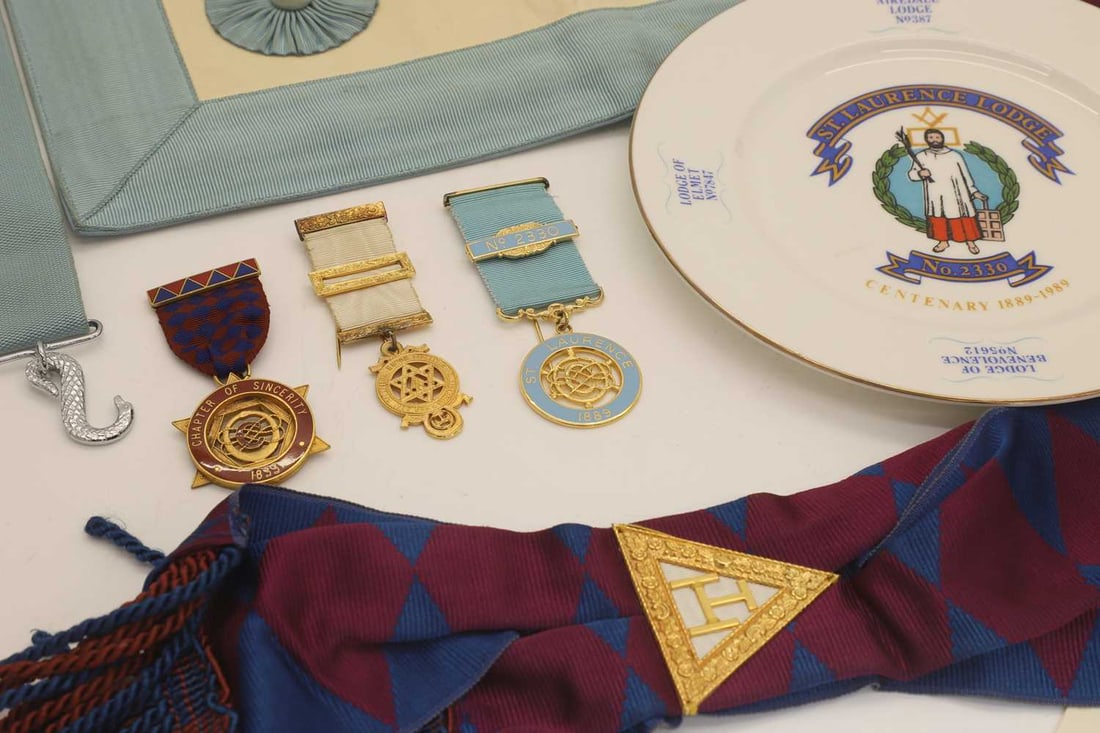 A collection of Masonic items, - 2