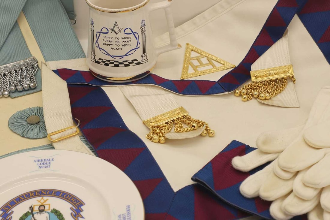 A collection of Masonic items, - 3