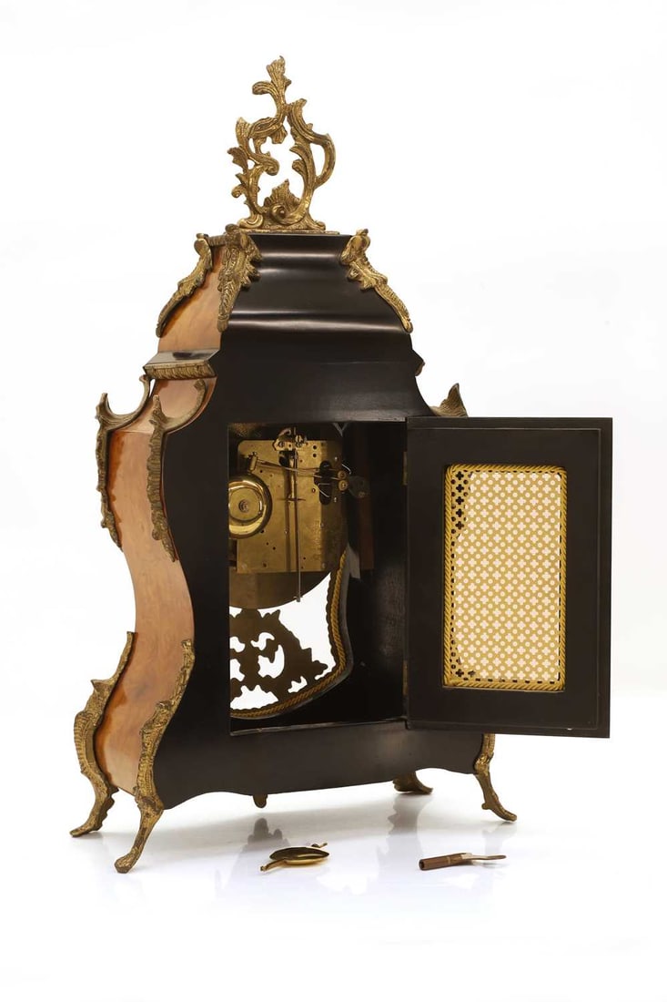 A French walnut cased mantel clock, late 19th century, - 3