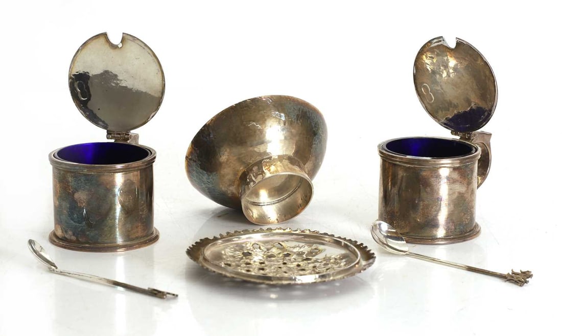 A collection of silver items, by Tina Patricia Knight, London 2008 & 2009, - 2