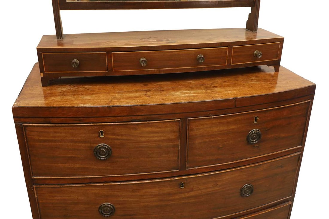 A late Regency mahogany bow front chest of drawers, circa 1825, - 2