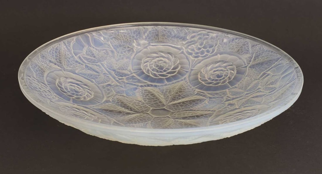 A French opalescent glass charger, 1930s, - 2