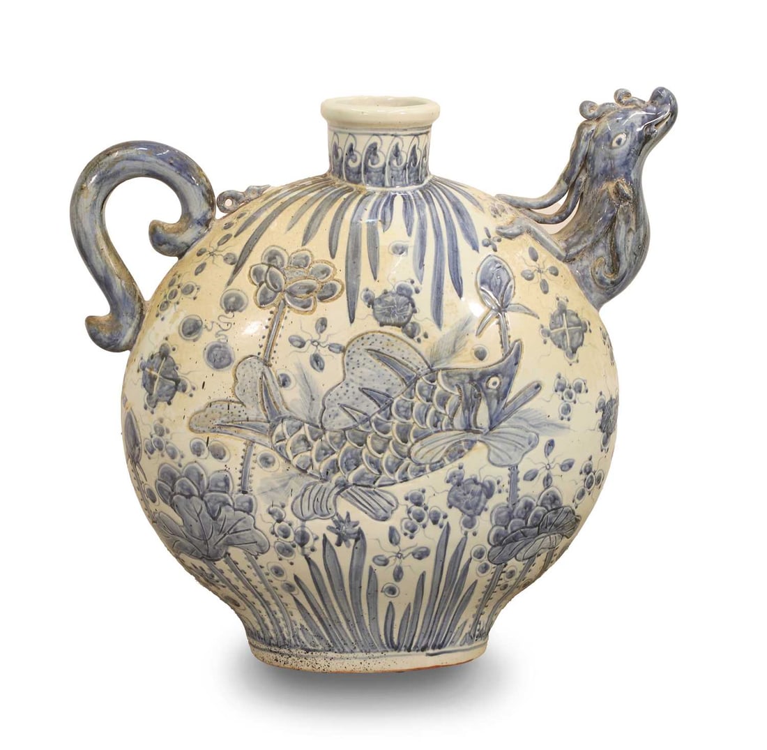 A large blue and white porcelain ewer, 20th century, Chinese, - 2