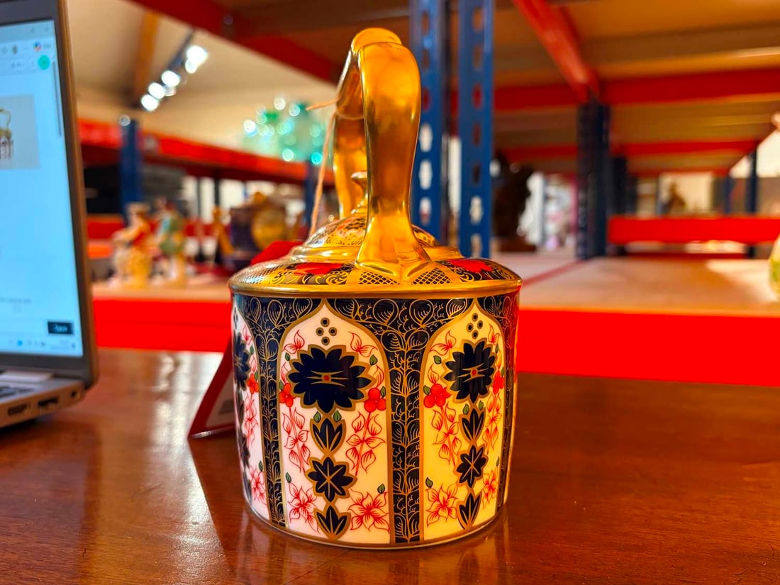 A Royal Crown Derby Imari palette porcelain teapot kettle, 20th century, - 7