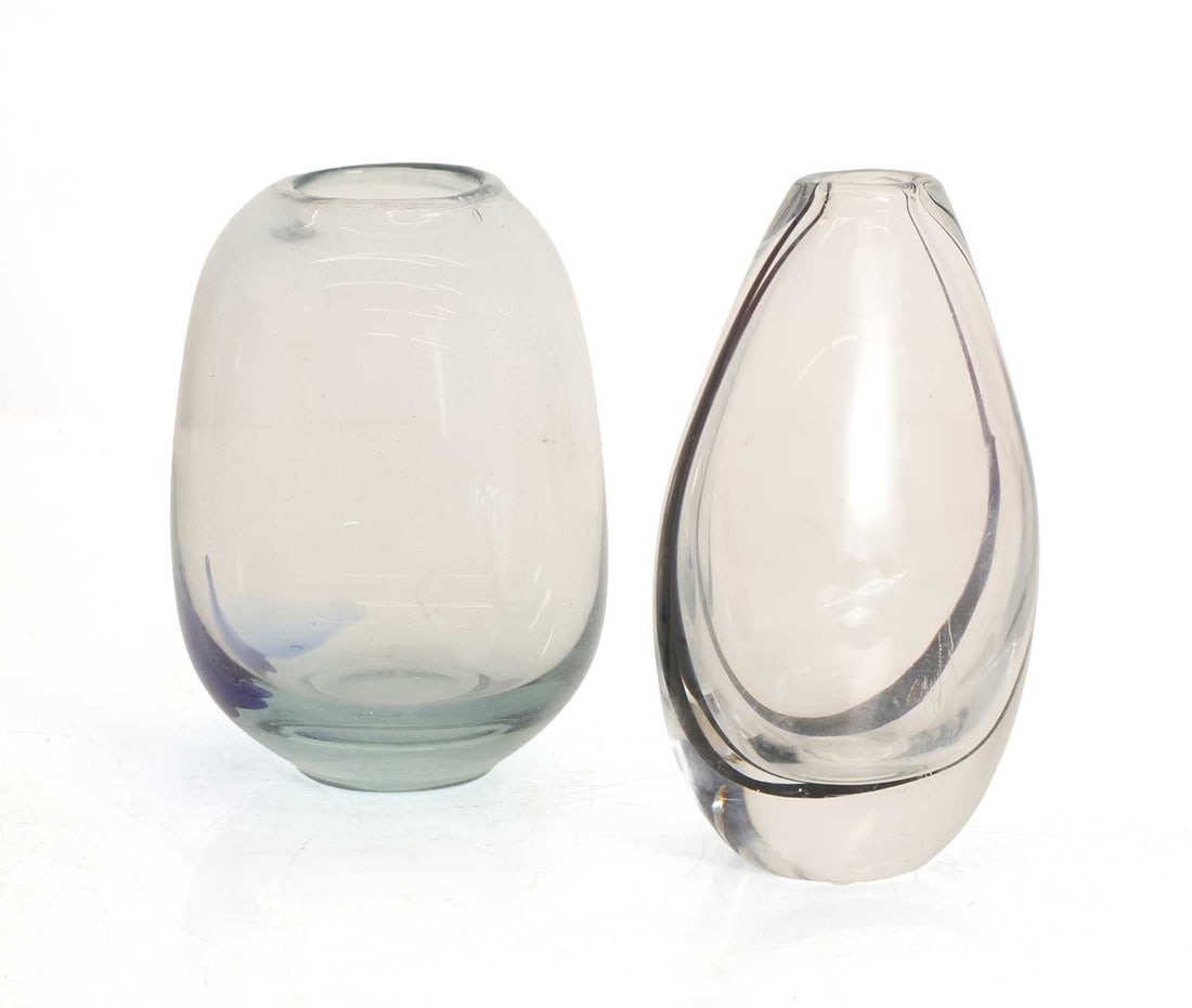 A collection of glass items, early 20th century and later, - 2