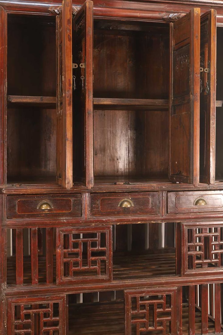 An export painted and gilt-wooden cabinet, 20th century, Chinese, - 2