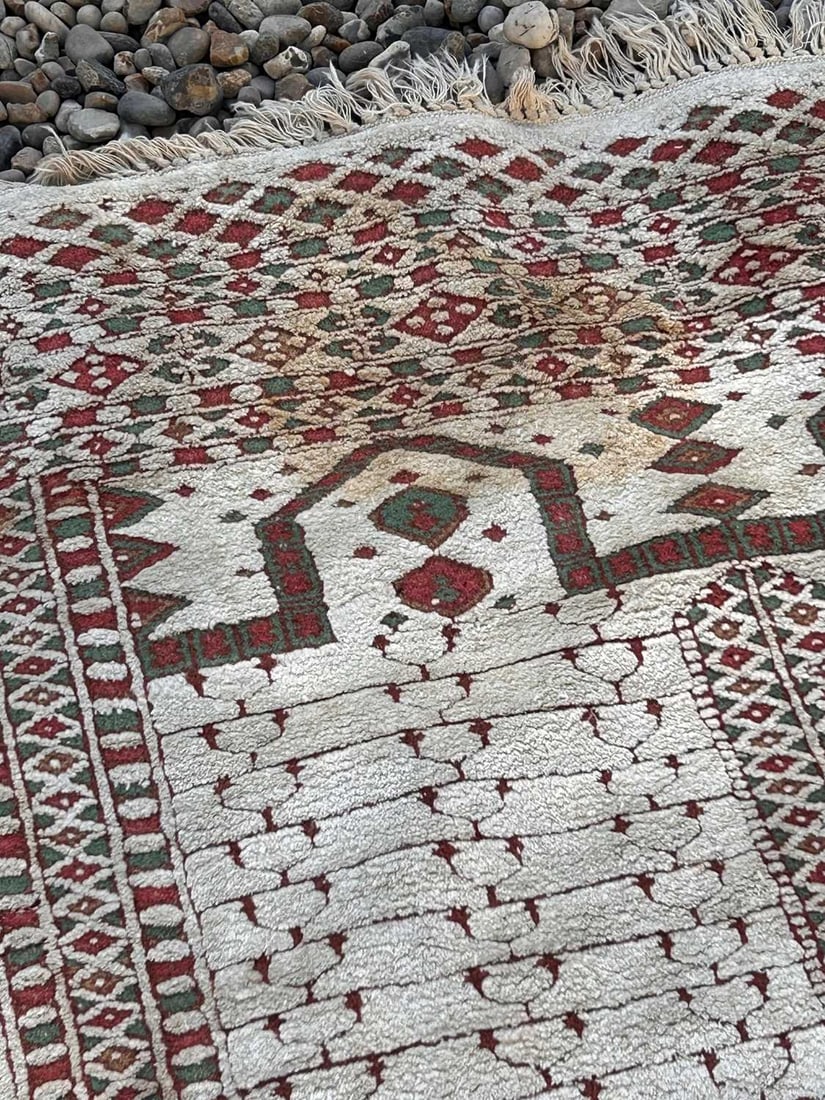 Two silk prayer rugs, 20th century, - 7