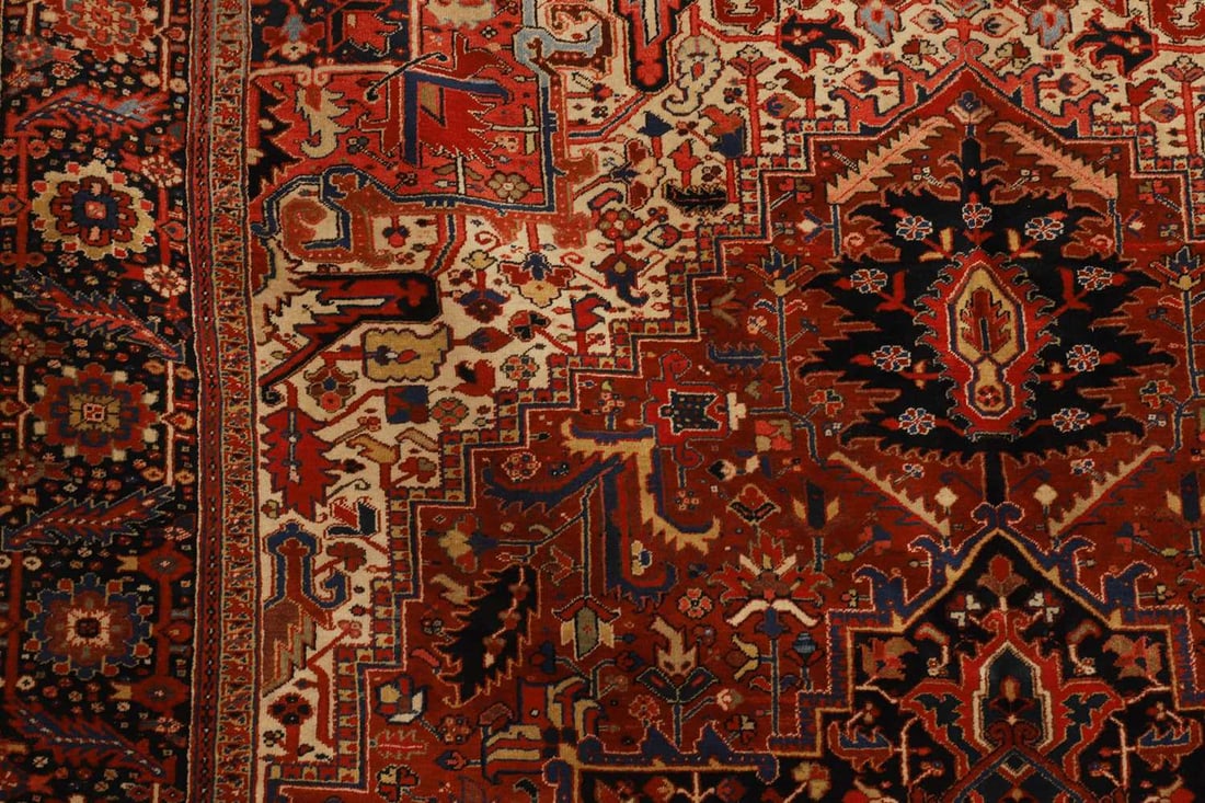 A Persian Heriz wool carpet, second half of the 20th century, - 4