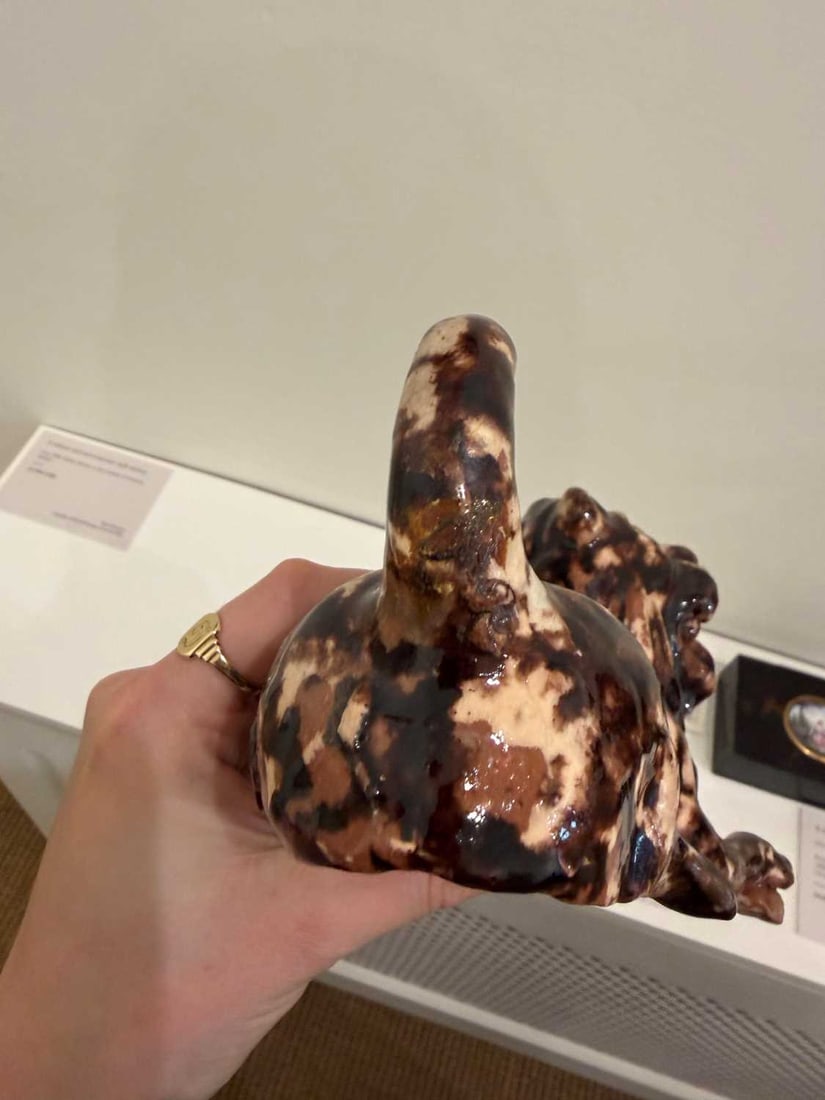 A pair of Whieldon-type pottery lions, second half of the 18th century, - 8