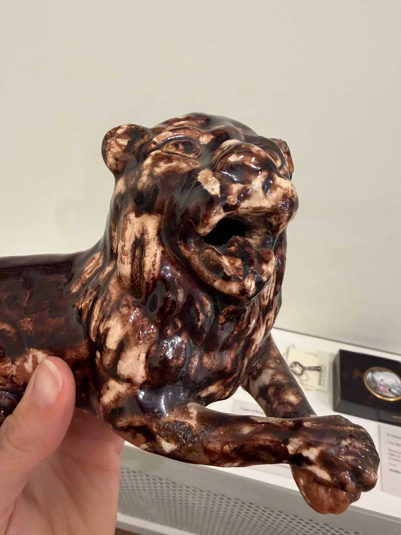 A pair of Whieldon-type pottery lions, second half of the 18th century, - 9