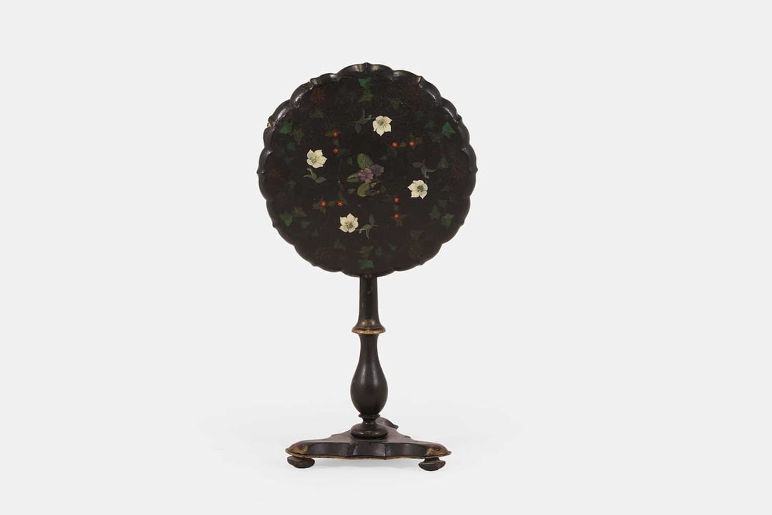 A Victorian papier-mache pedestal table, 19th century, - 2