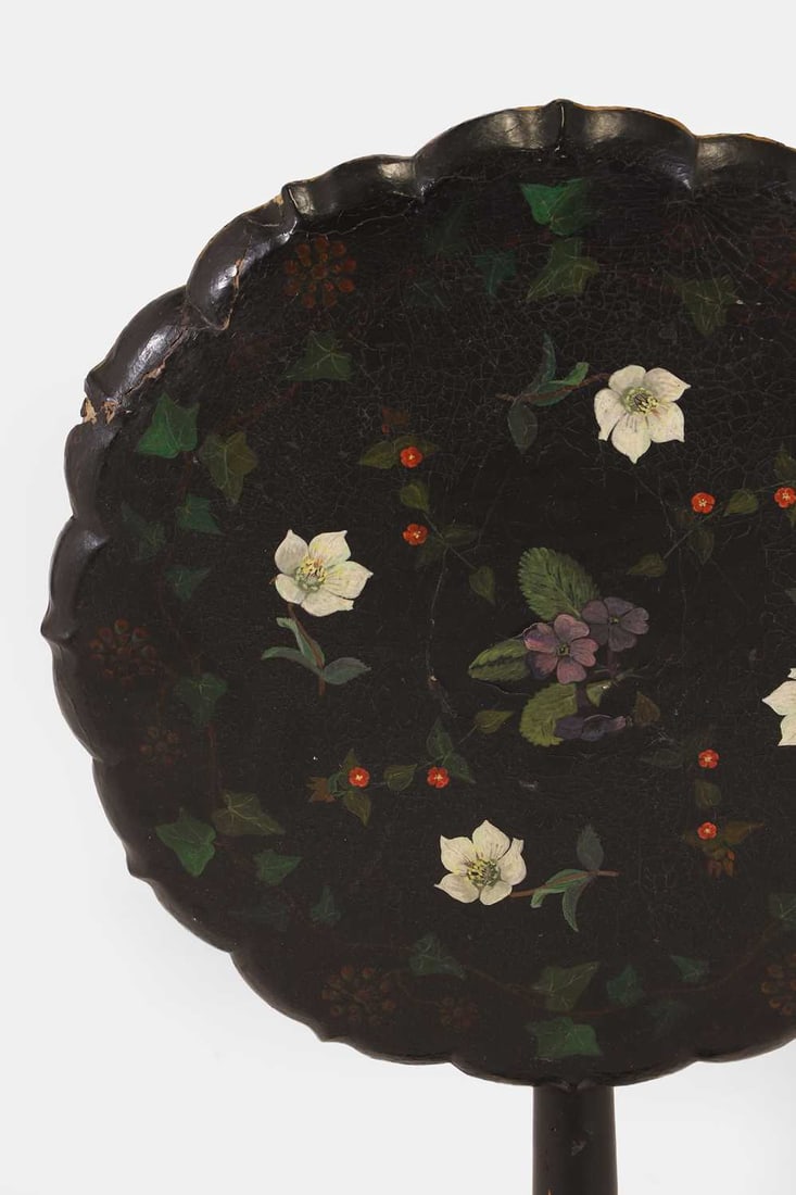 A Victorian papier-mache pedestal table, 19th century, - 4