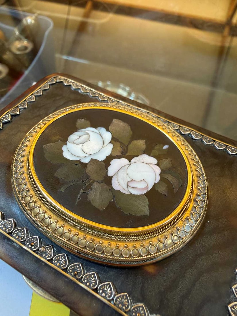 A silver and tortoiseshell box, - 6