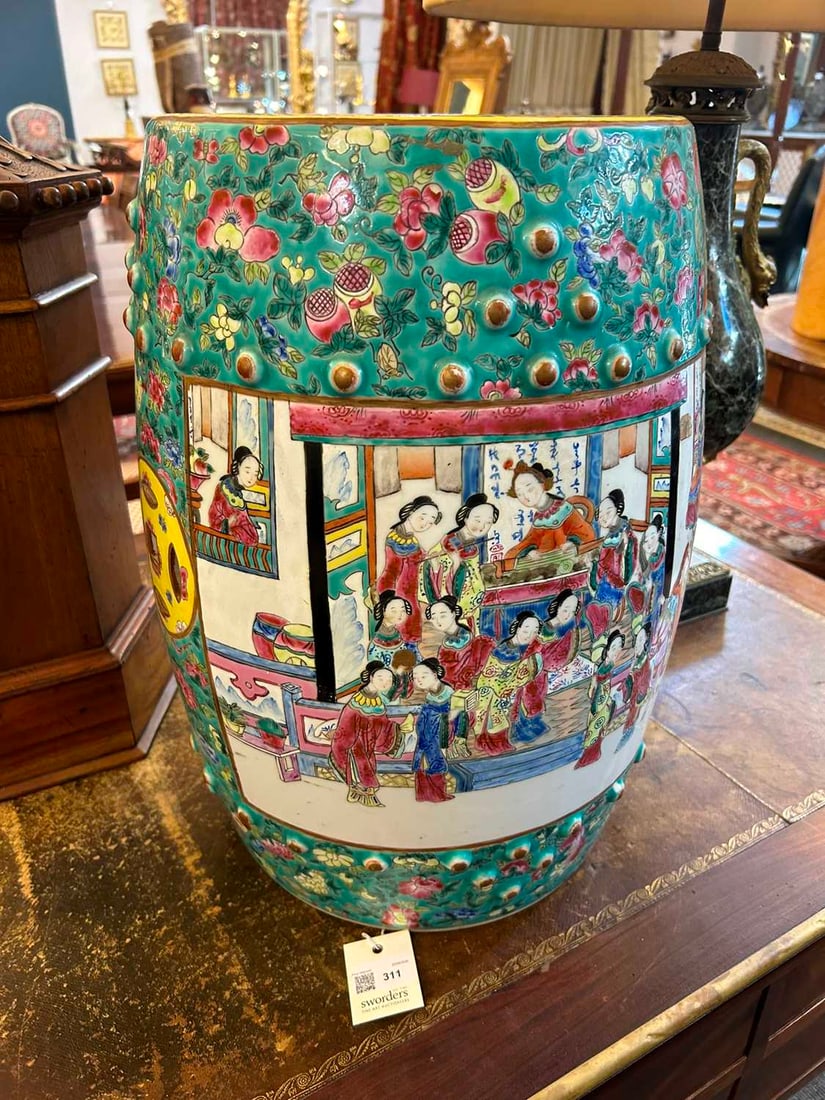 A famille rose porcelain garden seat, 19th century, Chinese, - 6