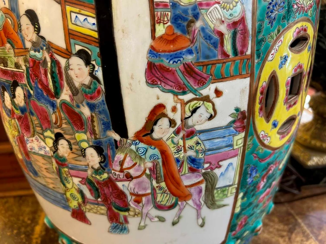 A famille rose porcelain garden seat, 19th century, Chinese, - 8