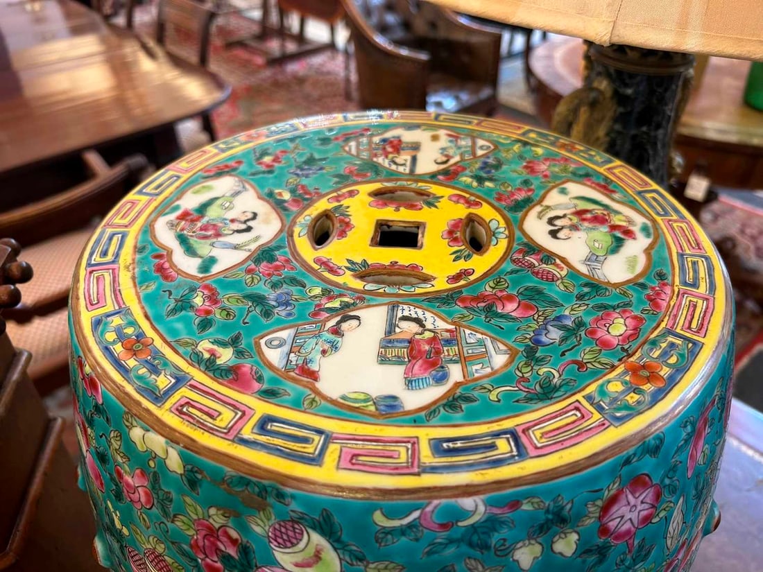 A famille rose porcelain garden seat, 19th century, Chinese, - 9