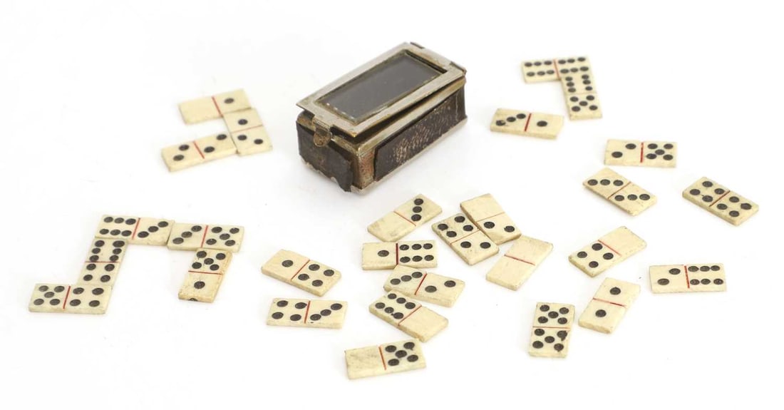 A set of Napoleonic P.O.W. bone dominoes, circa 1800s - 3