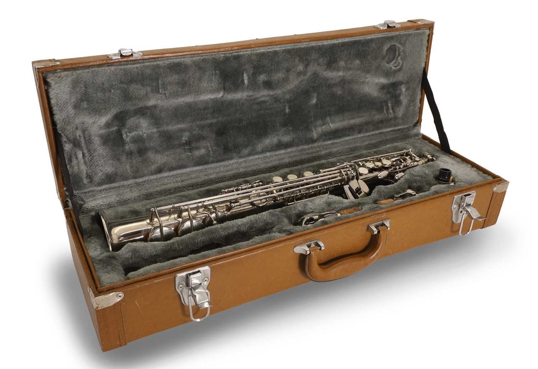 A straight soprano saxophone, - 2