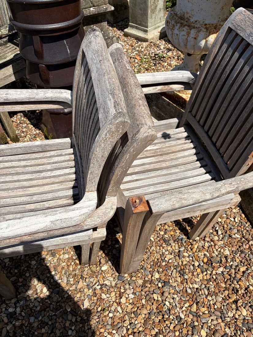 An oval teak garden table, of modern manufacture, - 3