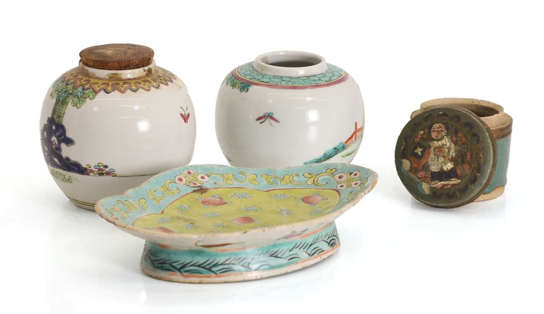 A pair of Chinese ginger jars, (1 of 2)