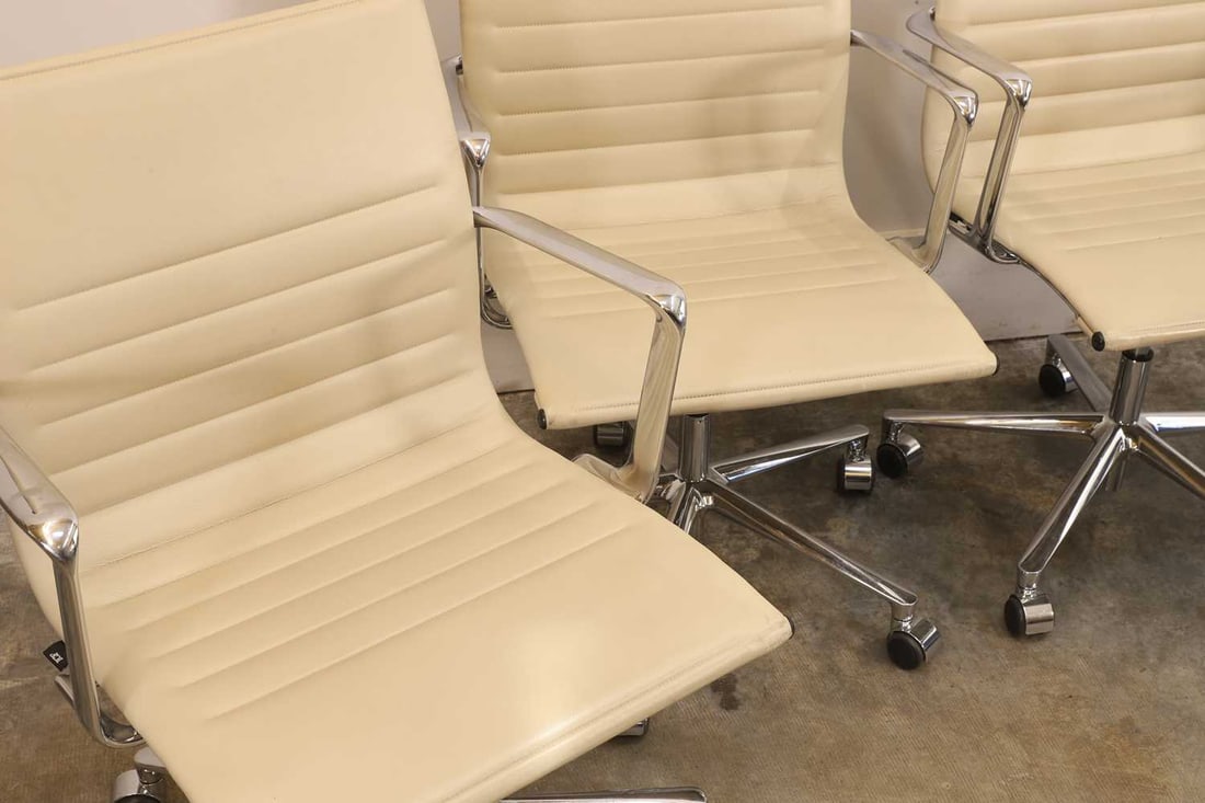 Four ICF 'Executive' cream leather office chairs, of recent manufacture, - 2