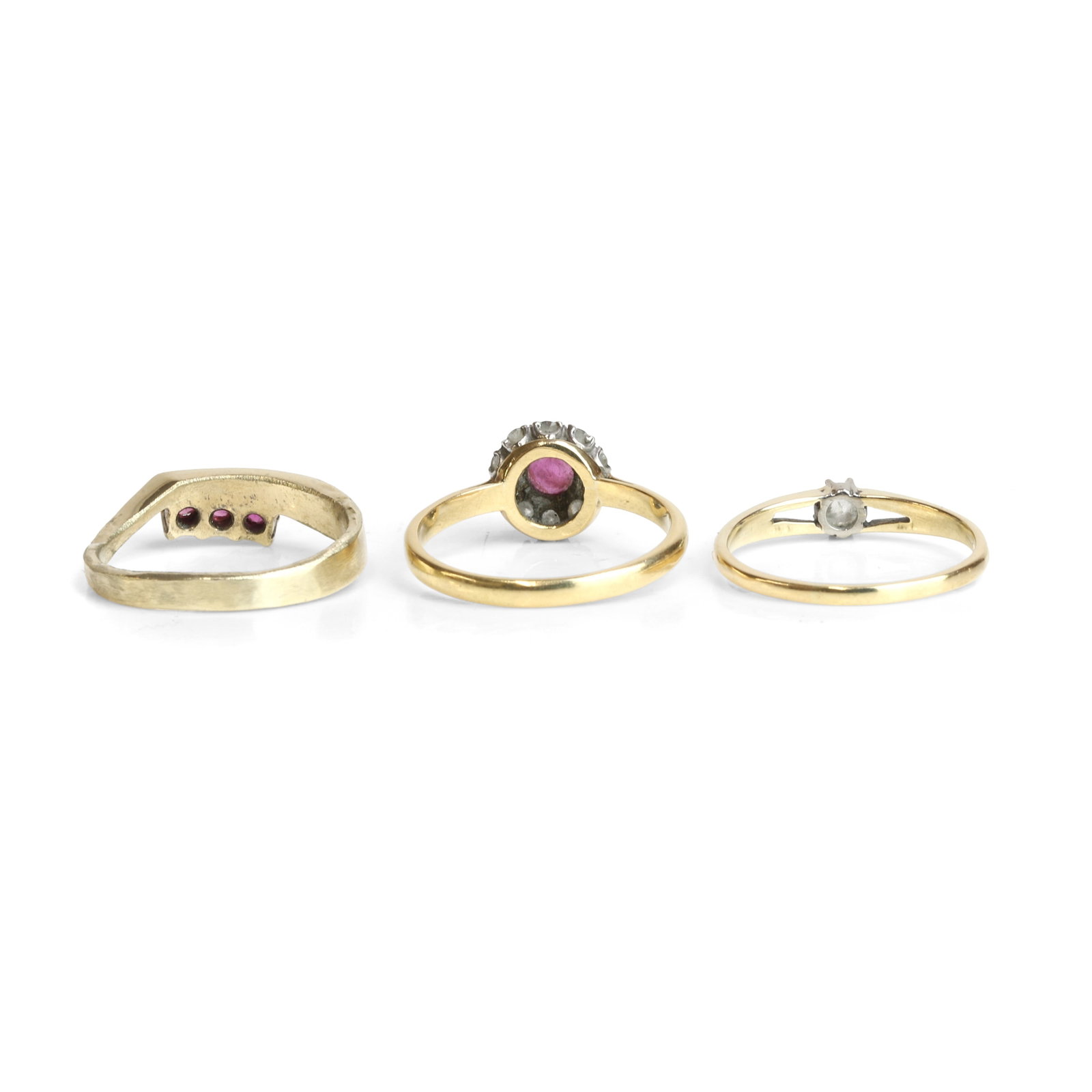 Three gemstone set rings, - 2