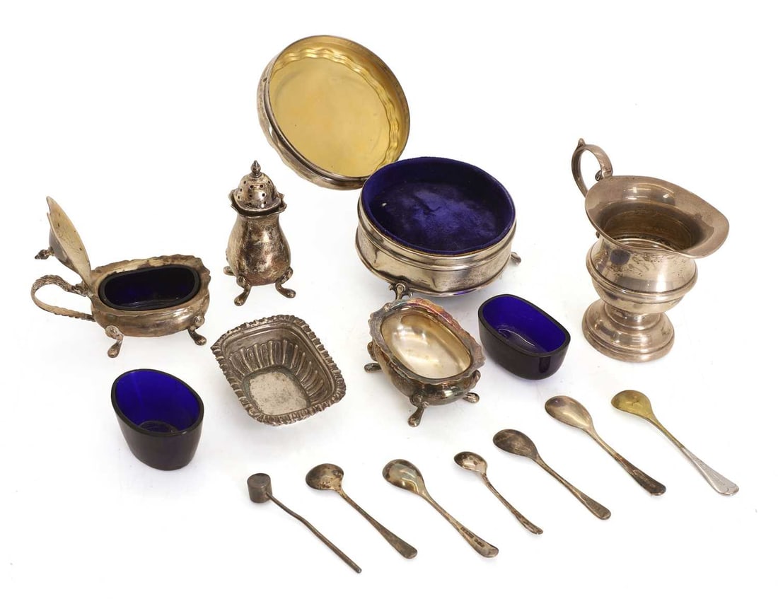 A collection of silver items, - 2