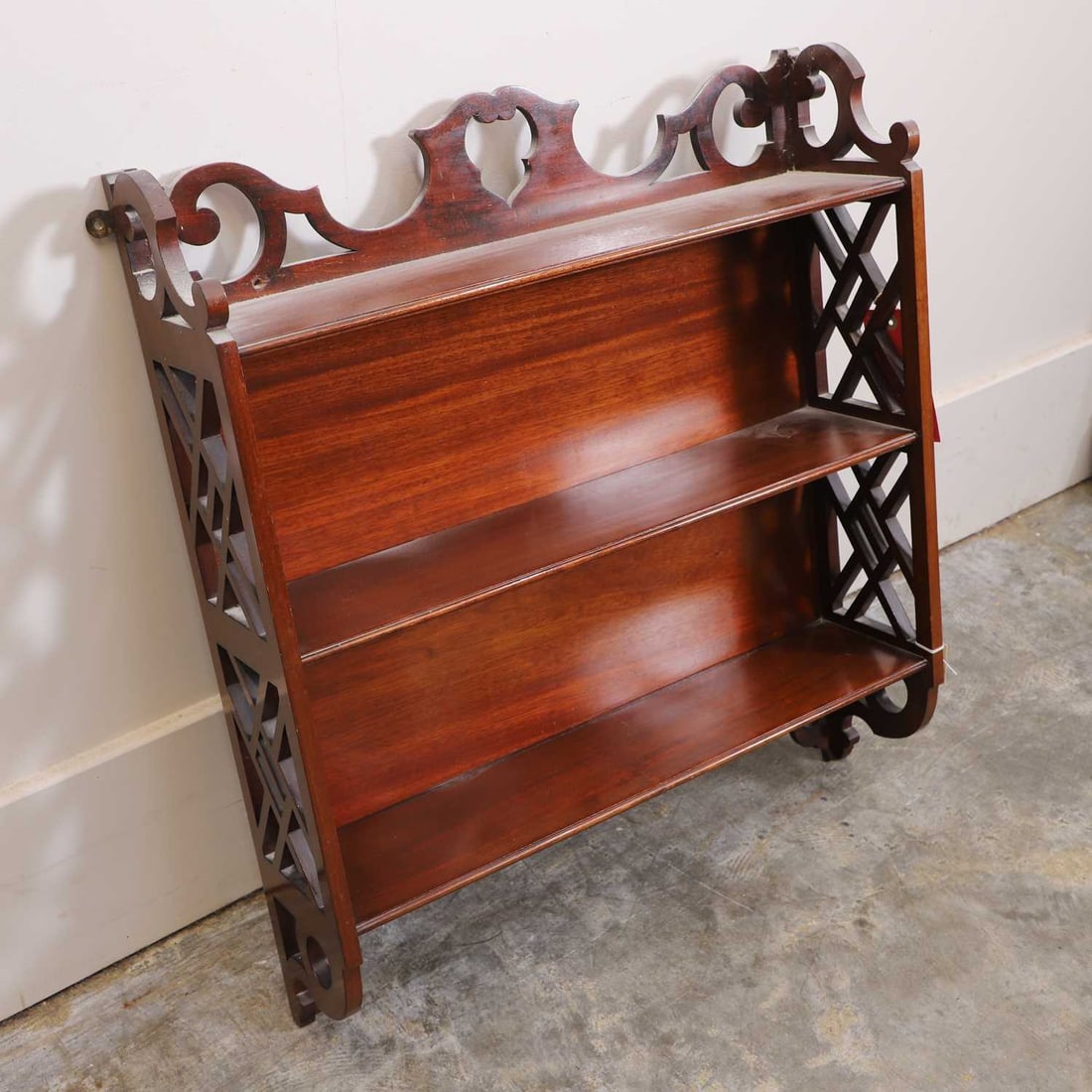 A George III style mahogany wall shelf, circa 1920, - 4