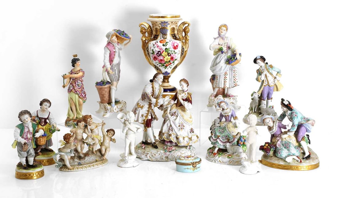 A collection of porcelain, (1 of 1)