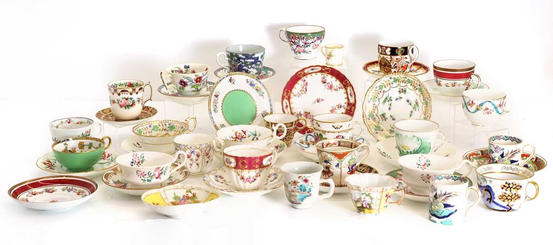 A collection of English and Continental tea cups and saucers, 19th century and later, (1 of 3)