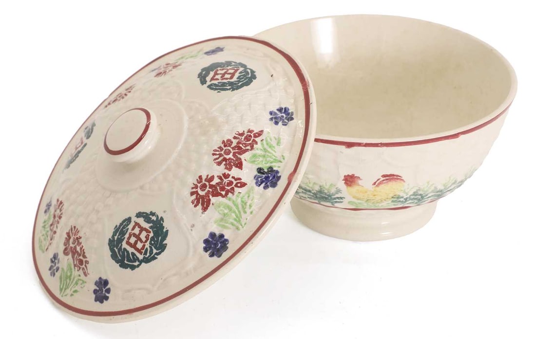 A spongeware lidded tureen dish, circa 1860, - 2