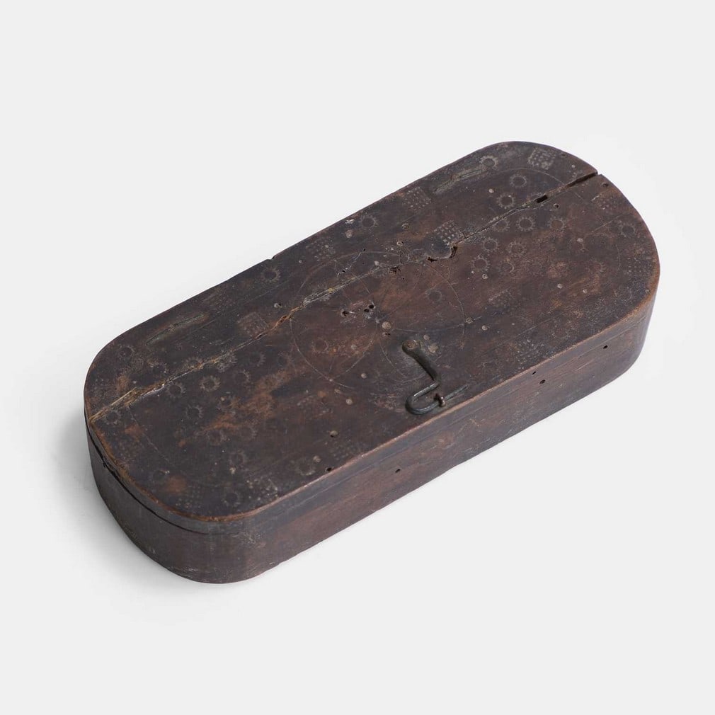 A pair of apothecary potion scales, 17th century, (1 of 2)