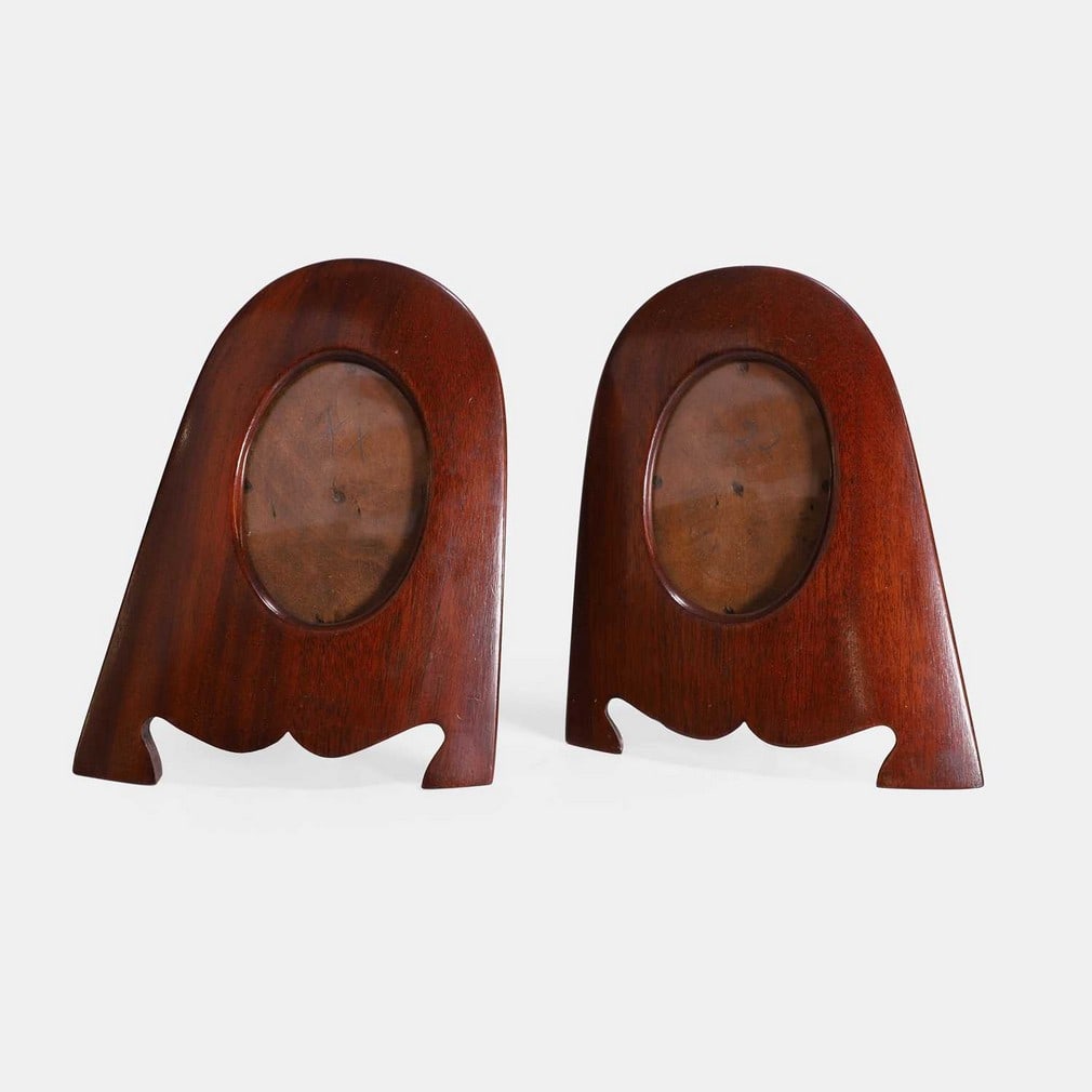 A pair of First World War trench art propeller tip photograph frames, circa 1916, (1 of 2)