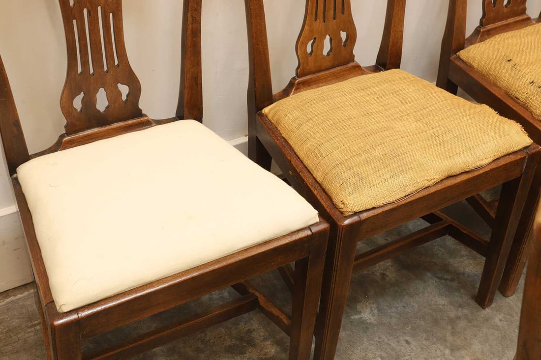 A set of six Hepplewhite-style mahogany dining chairs, 19th century, - 3