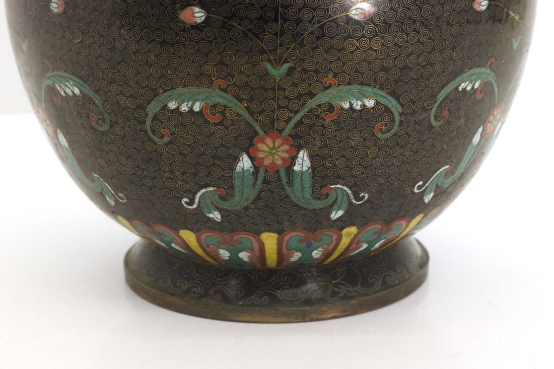 A Chinese cloisonné jardinière, Late 19th century, - 2