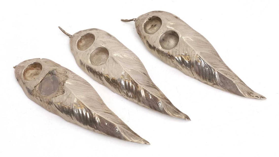 A group set of three silver leaf-form dishes, of recent manufacture, - 2