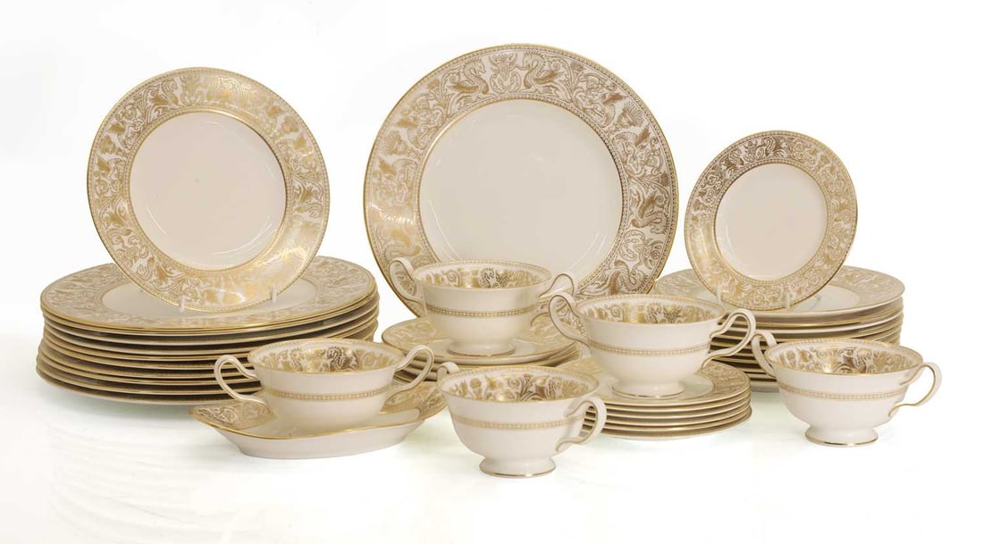 A Wedgwood Florentine white gold dinner service, (1 of 2)