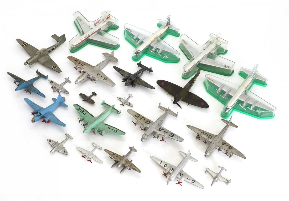 A collection of Model Line model ships, - 2