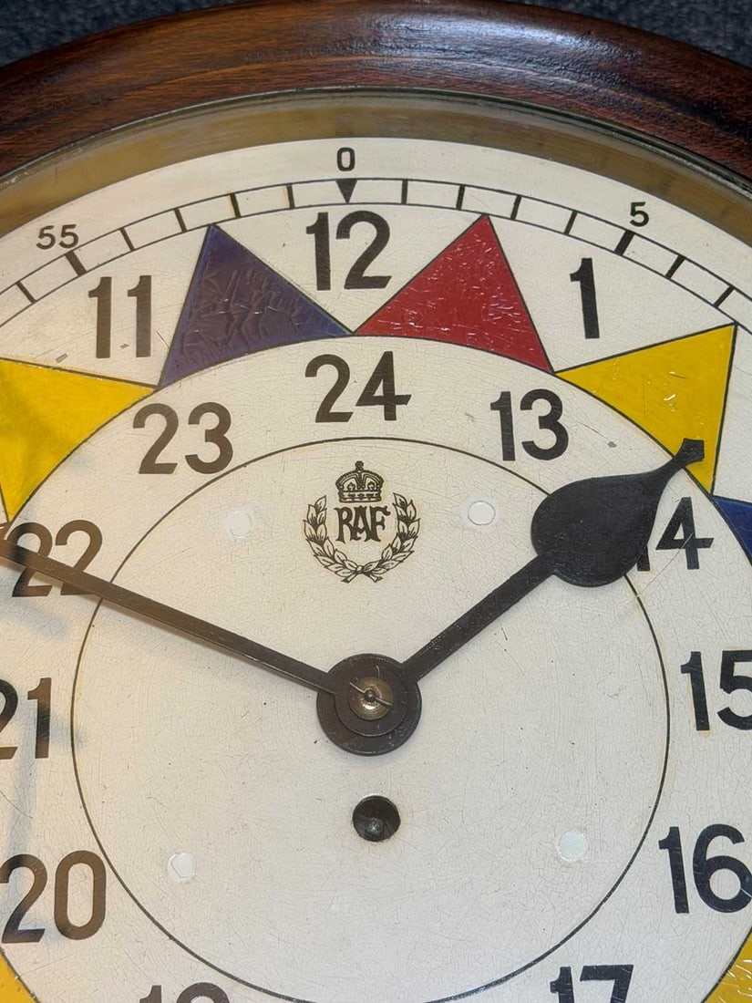 A WWII RAF operations room sector wall clock, 1940s, - 9