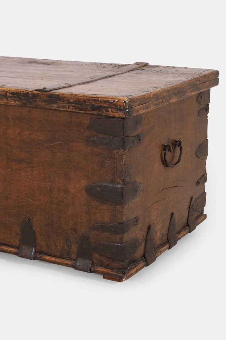 A teak and iron-bound chest, late 18th/early 19th century, possibly Indian, - 2