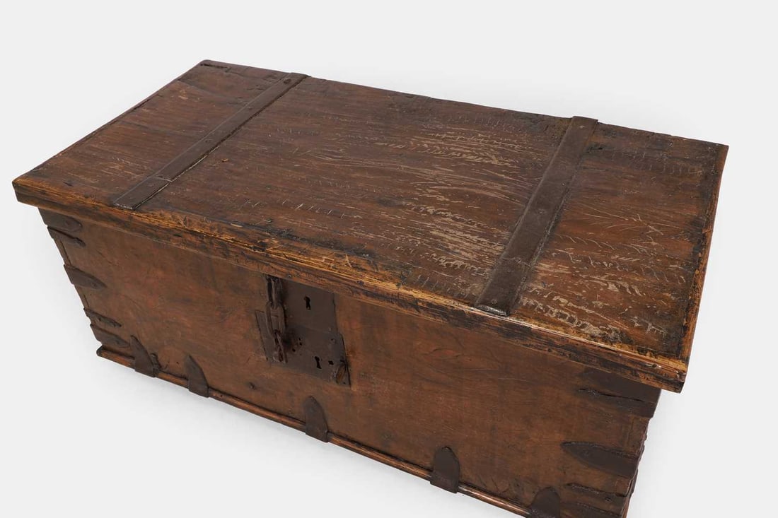 A teak and iron-bound chest, late 18th/early 19th century, possibly Indian, - 4
