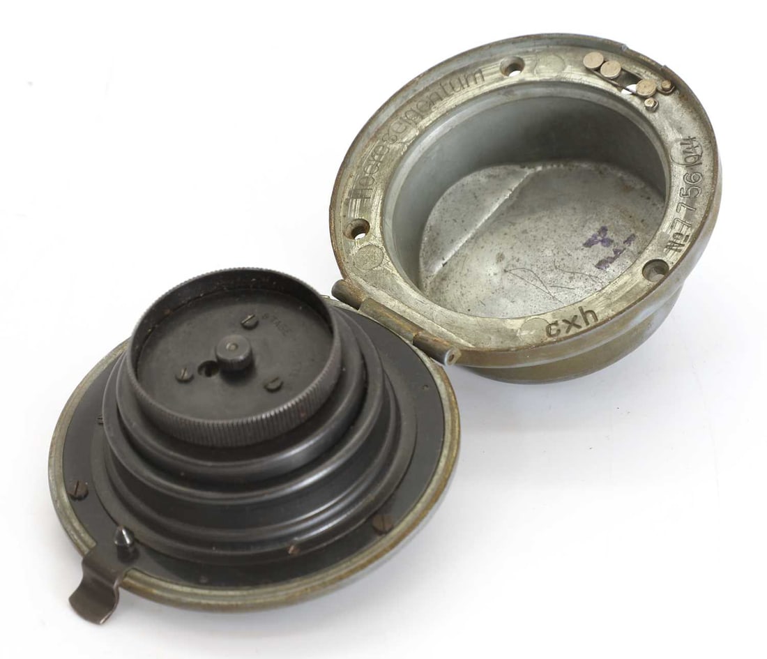 A German Station Uhr or Betriebsuhr clock, dated 1944, - 3