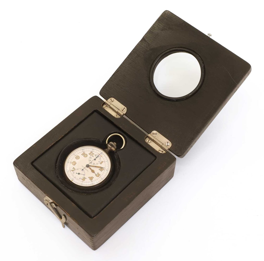 A WWII German Kriegsmarine Artillerietrager pocket watch or stopwatch, by Leonidas,: A WWII German Kriegsmarine Artillerietrager pocket watch or stopwatch, by Leonidas, in a chromed case, with white dial and luminous Arabic numerals and hands, two subsidiary dials, the back engraved w