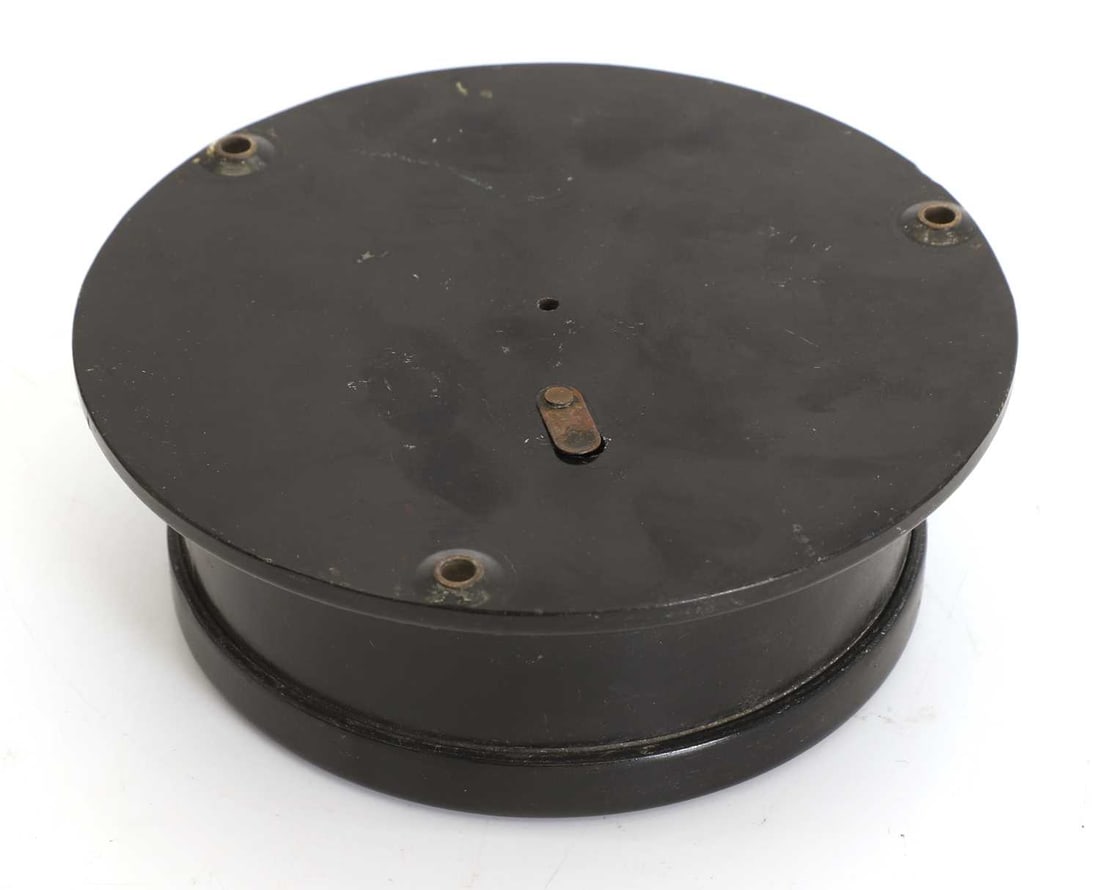 A WWII US Navy marine barometer, dated 1943, - 2