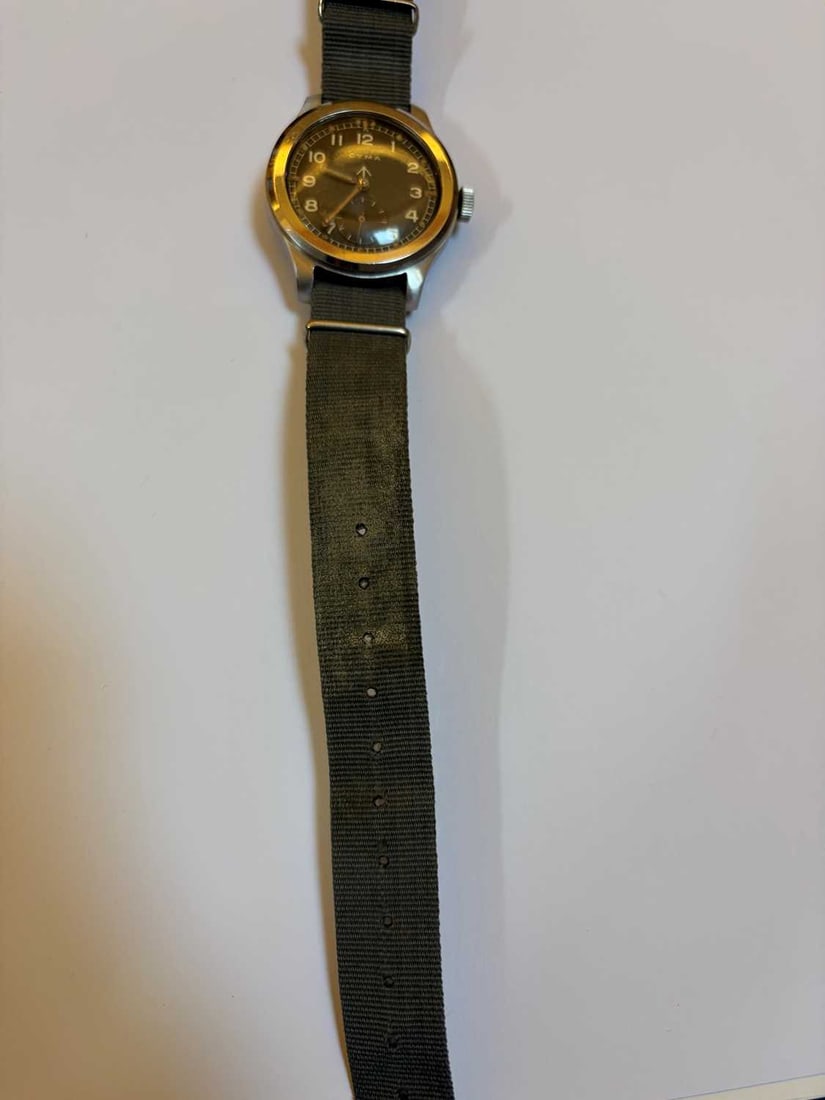 A Cyma stainless steel British military-issued ‘Dirty Dozen’ mechanical wristwatch, 1940 - 8
