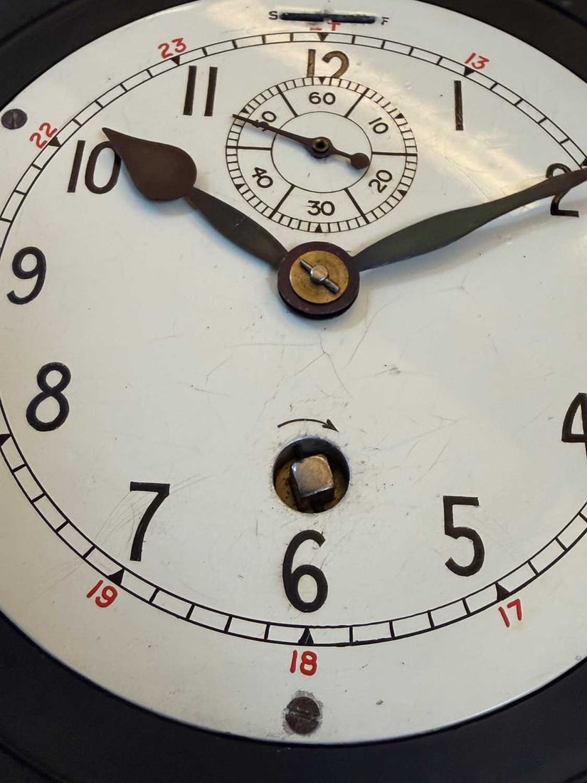 A WWII Mark I RAF Flying Boat clock, 1940s, by T and F Mercer, St Albans, - 3