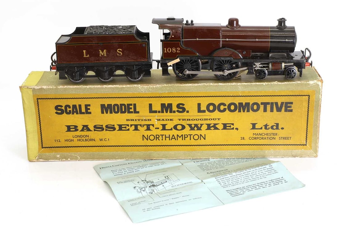 A Bassett-Lowke O Gauge 4-4-0 Loco & Tender LMS maroon 'Compound' No.1082, - 2